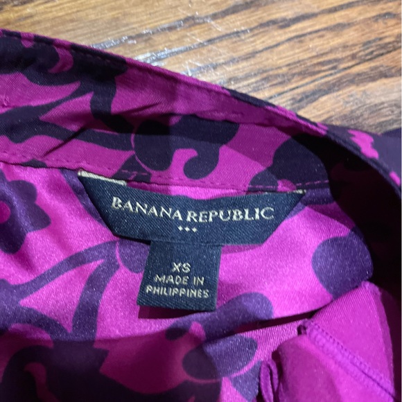 Banana Republic ruffle sleeve blouse - Picture 3 of 4